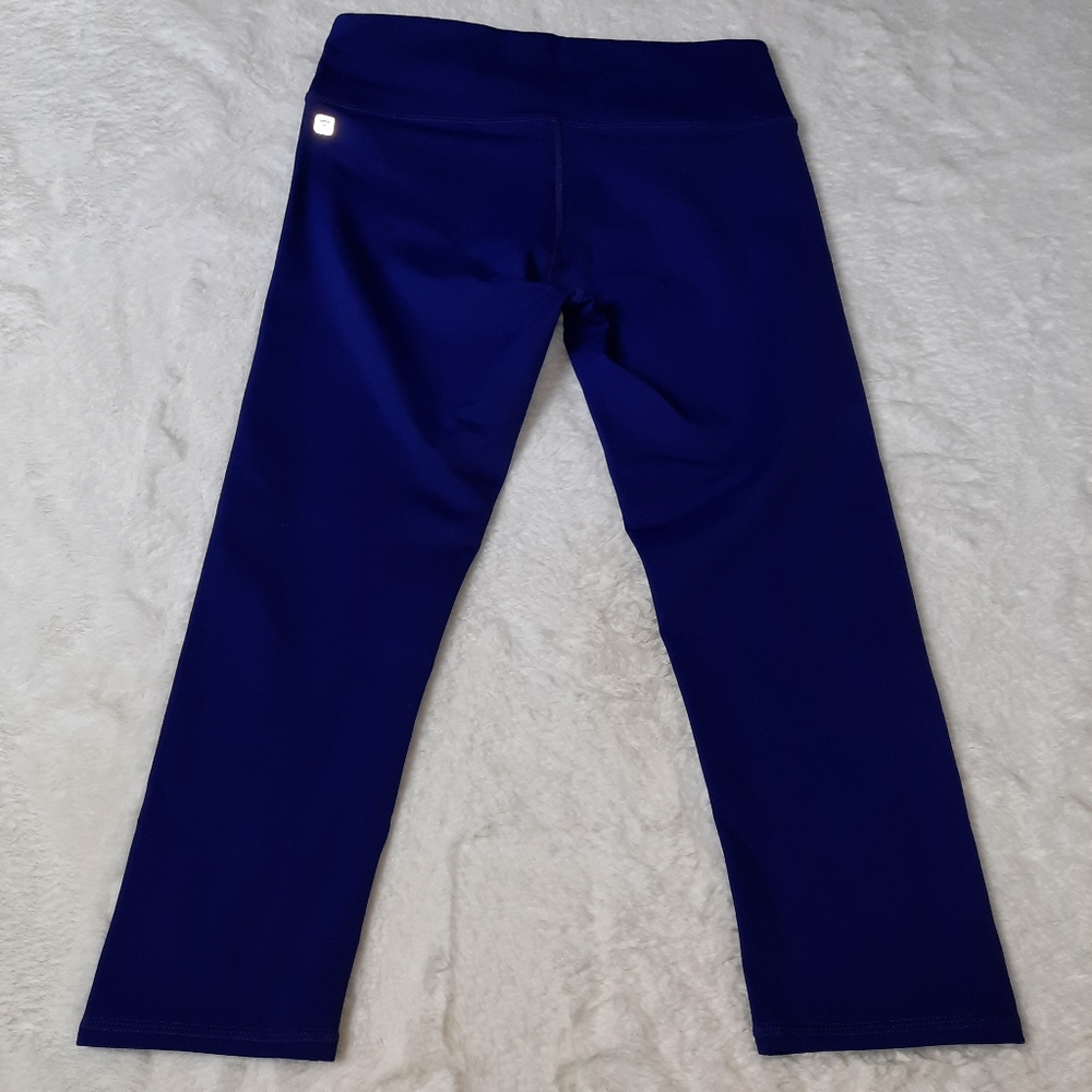 Fabletics Salar Compression Capri Legging Sz Small - image 5
